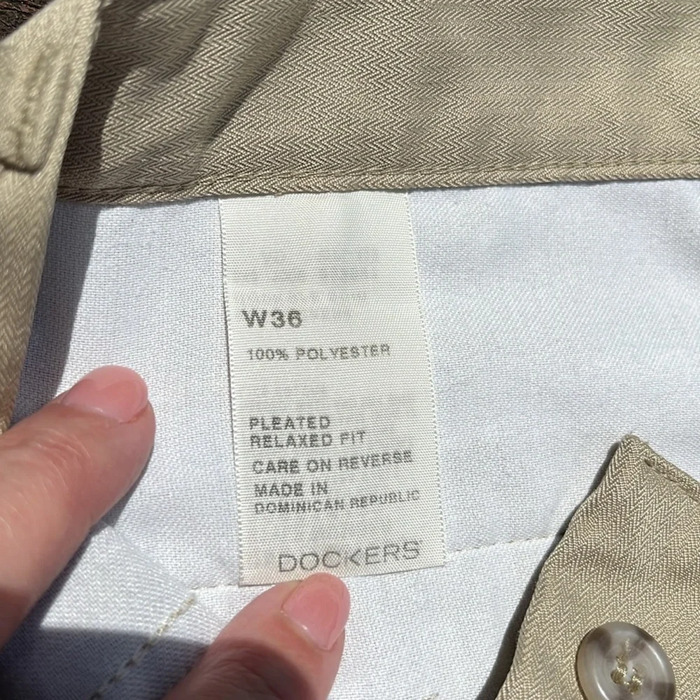 Dockers Golf khaki pleated shorts size 36 - Picture 4 of 6